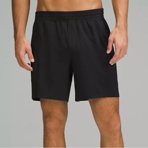 Lululemon men’s athletic black short pockets zip Sz Small